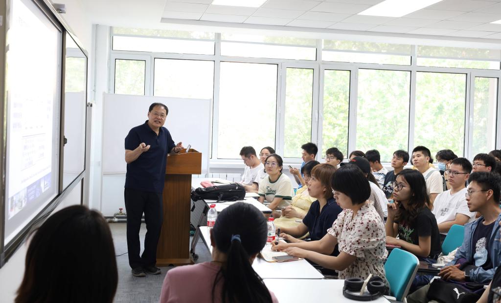 高温热浪挡不住求知的热情